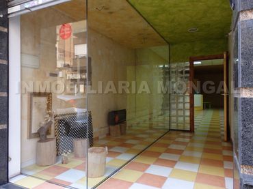 Local comercial de lloguer a Carrer d'Antoni Gaudí