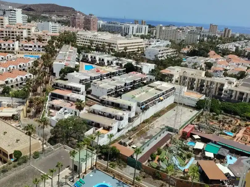 Vista exterior de Pis en venda en Arona amb Piscina i Balcó