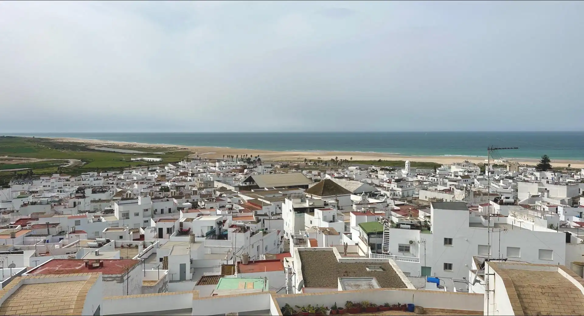 Vista exterior de Pis en venda en Conil de la Frontera amb Terrassa i Moblat