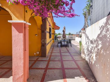 Xalet amb jardí en venda a Carrer Béjar, Sant Vicenç dels Horts, Spain