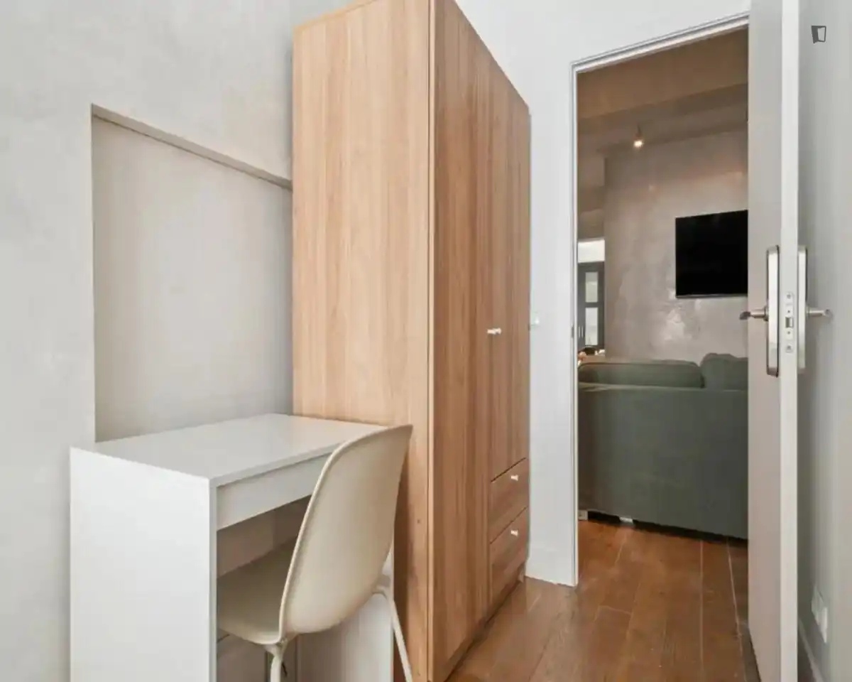 Habitación de Apartamento para compartir en Madrid con Aire acondicionado, Calefacción y Amueblado