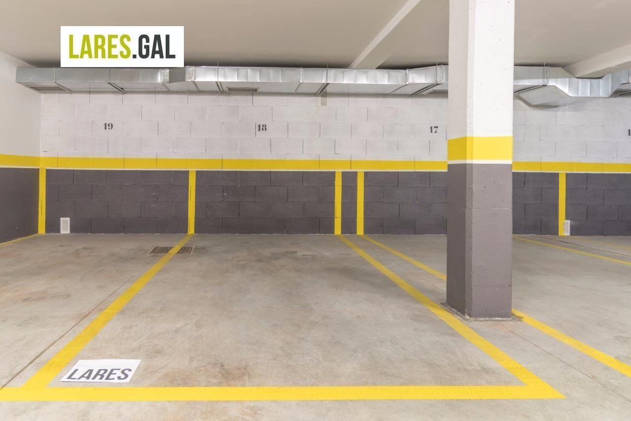 Parking of Garage to rent in Cangas 