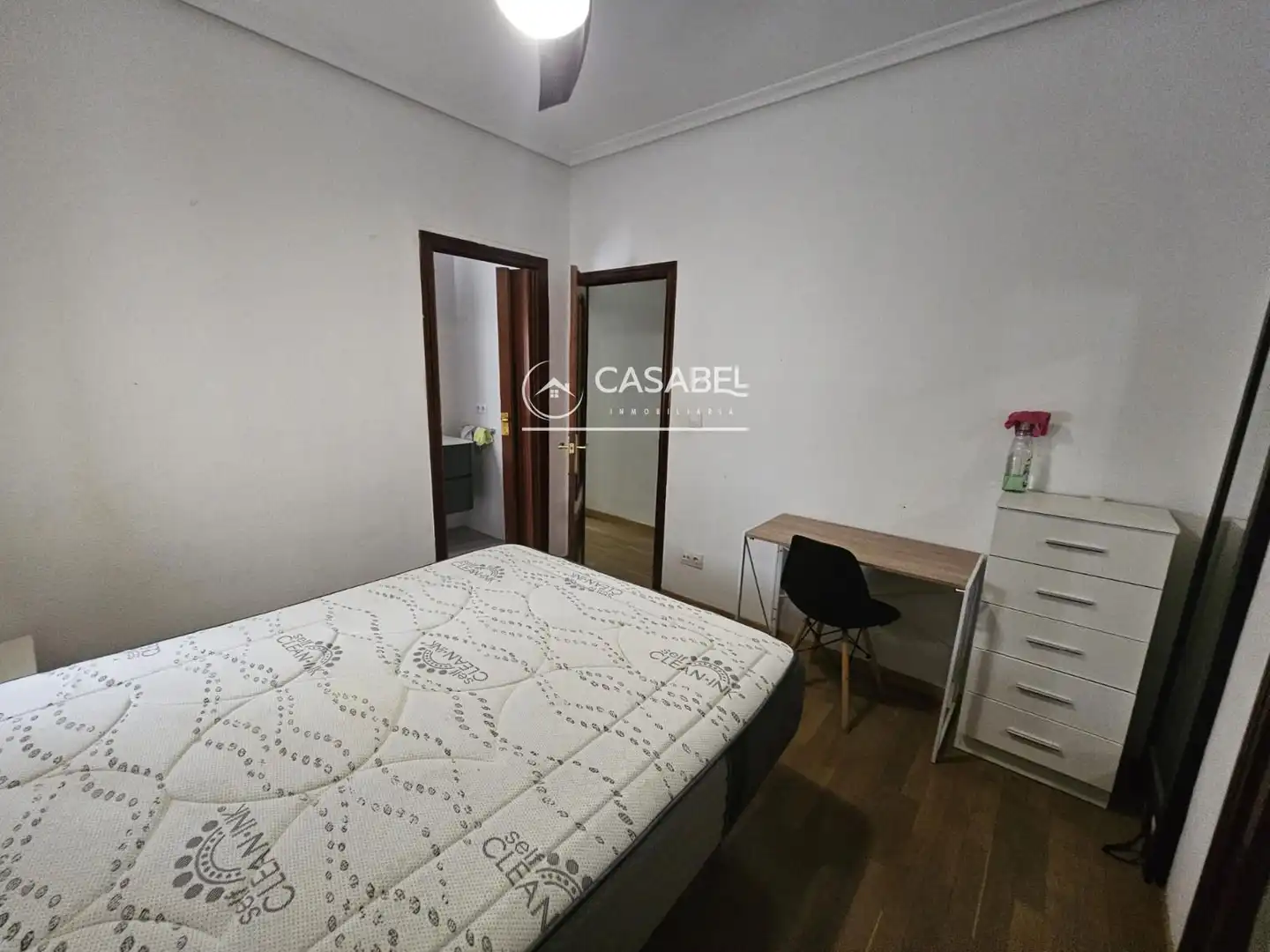 Schlafzimmer von Wohnung zur Miete in Córdoba mit Terrasse und Möbliert
