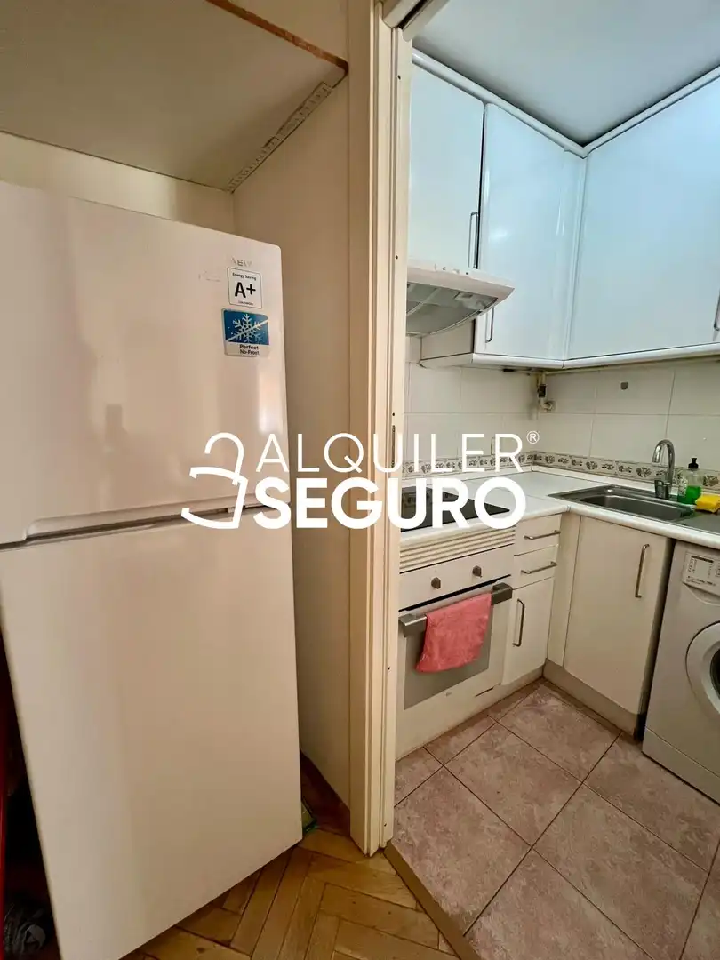 Küche von Wohnung zur Miete in Madrid mit Klimaanlage, Heizung und Möbliert