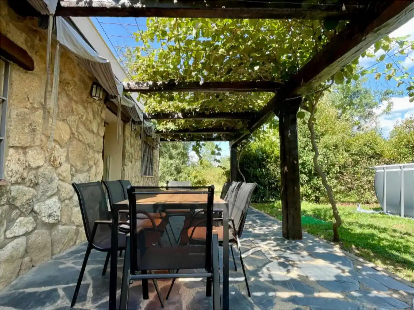 Terraza de Casa o chalet en venta en Casas del Castañar con Jardín privado, Trastero y Piscina