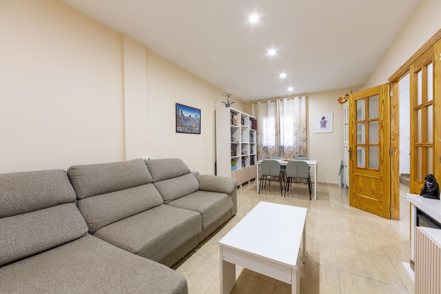 Sala d'estar de Casa adosada en venda en Huércal de Almería amb Aire condicionat i Terrassa