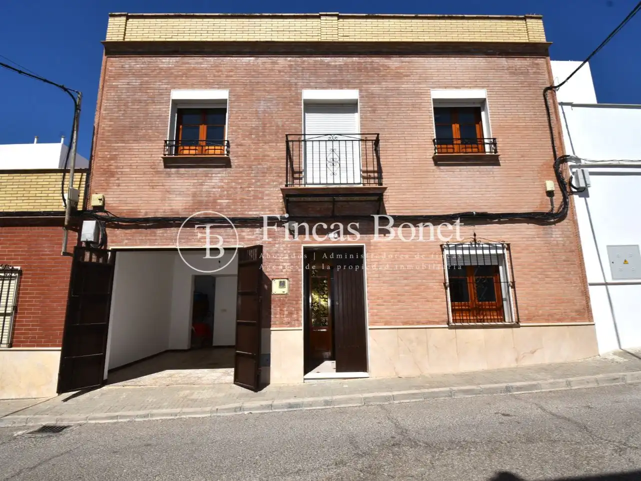 Vista exterior de Casa o xalet en venda en Montellano, Sevilla