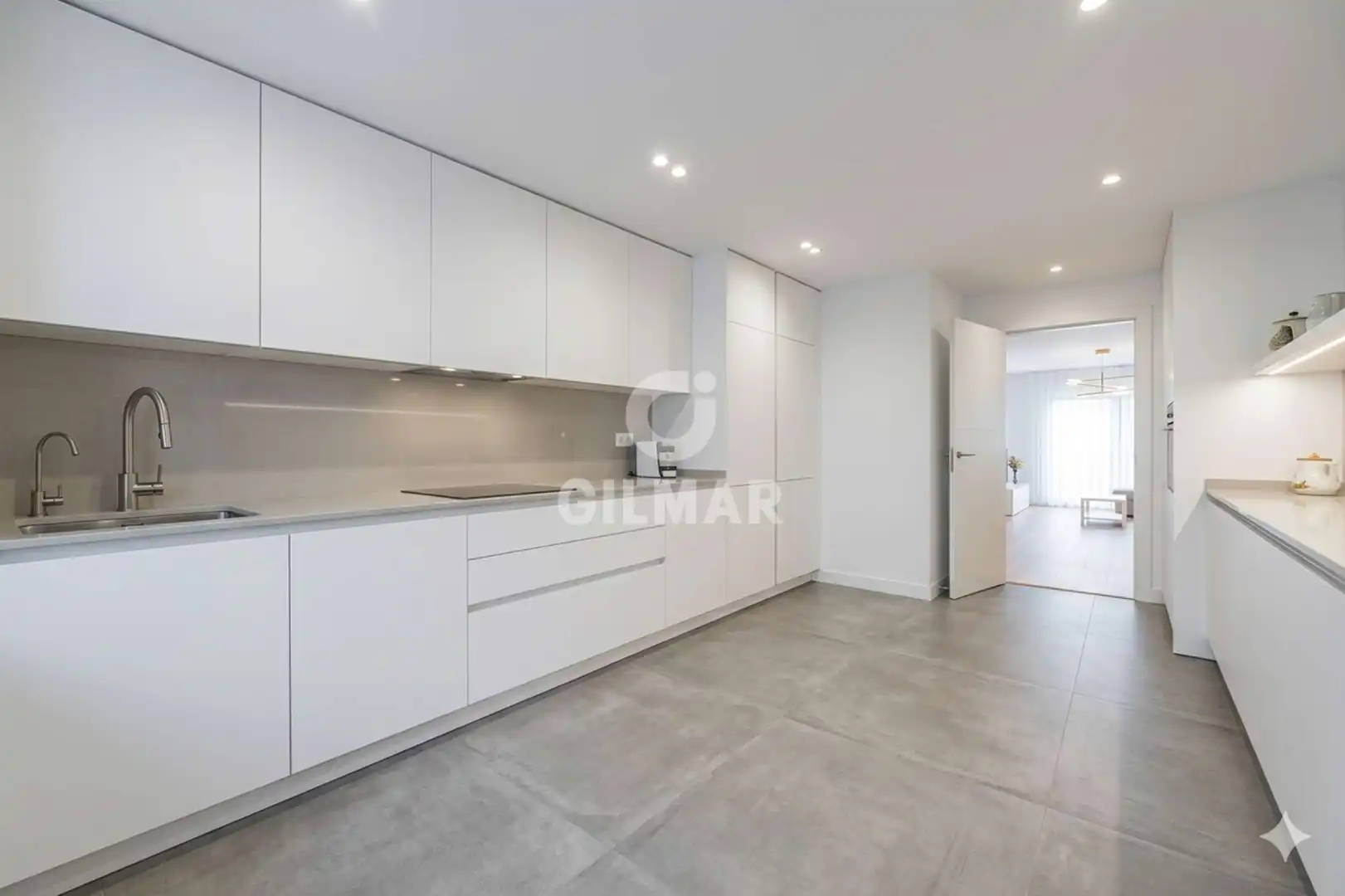 Cocina de Piso en venta en Madrid con Calefacción, Jardín privado y Trastero