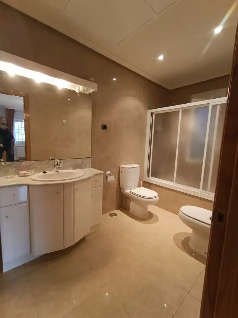 Bathroom of Houses for sale in Buendía  with Air Conditioner, Heating and Private garden
