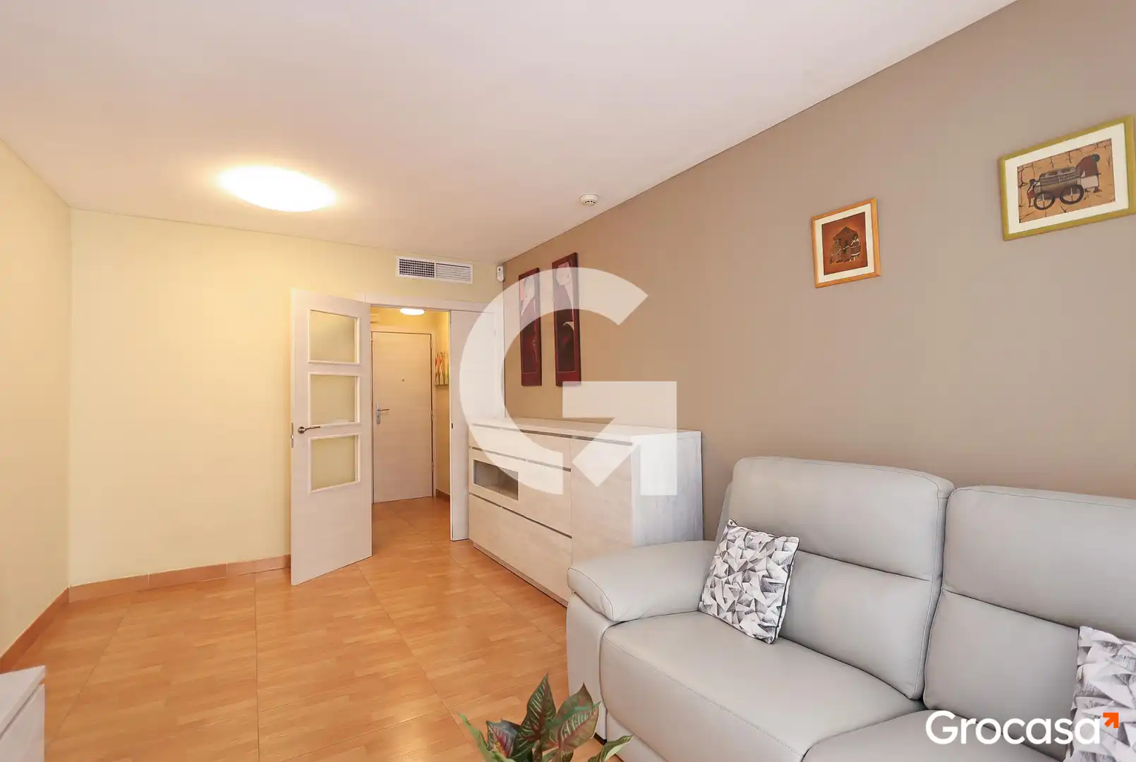Living room of Flat for sale in L'Hospitalet de Llobregat  with Terrace and Oven