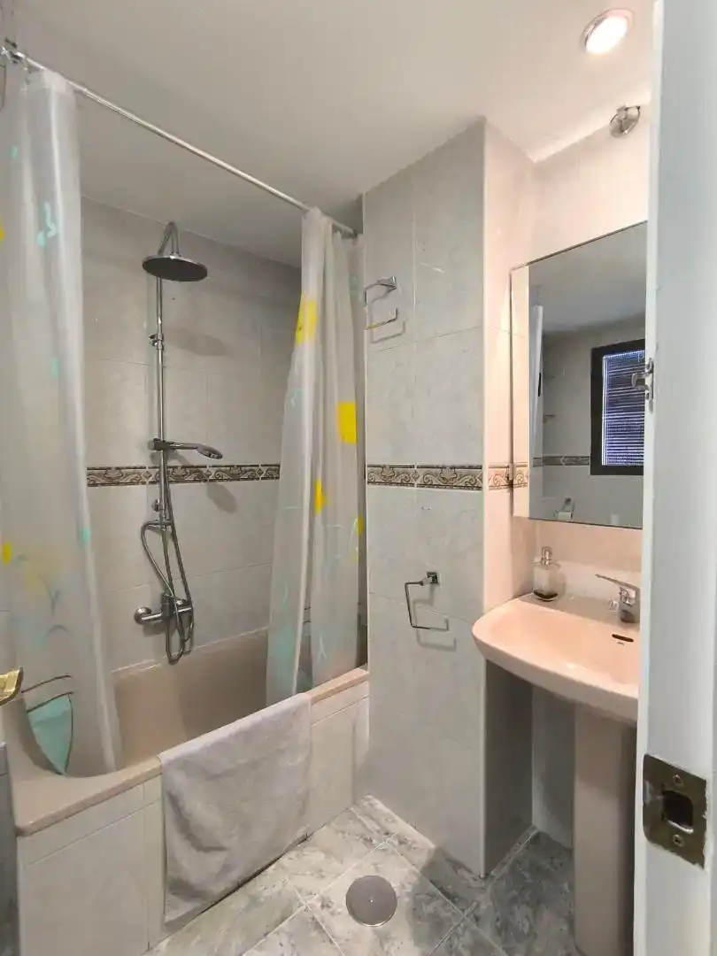 Bathroom of Flat for rent in Beiro