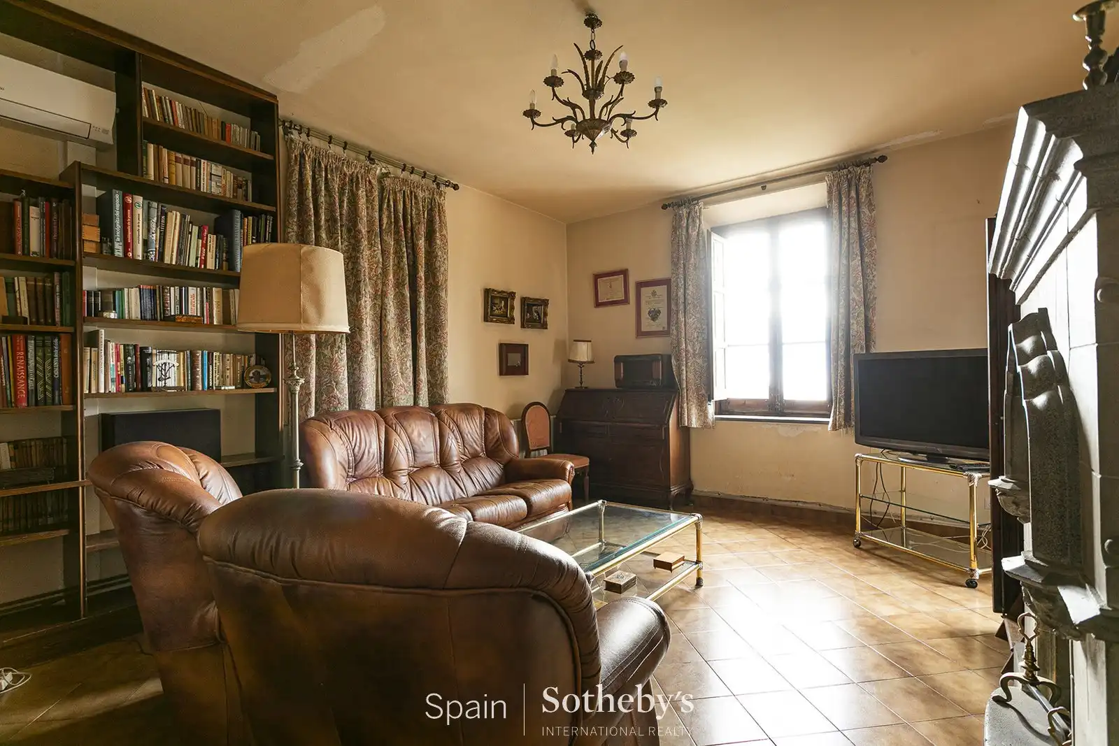 Sala d'estar de Casa o xalet en venda en Castelldefels amb Aire condicionat, Calefacció i Jardí privat