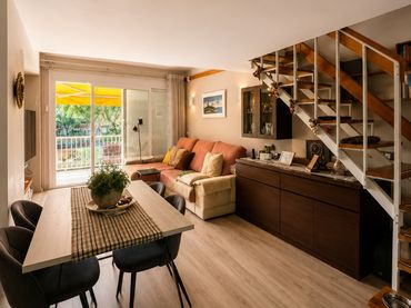 Duplex con piscina in vendita a Gavà Mar