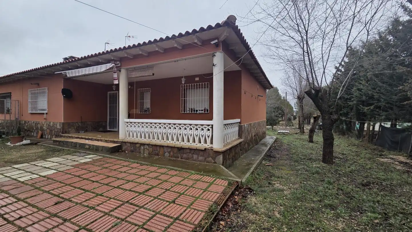 Vista exterior de Casa o chalet en venta en Villar de Cañas con Trastero