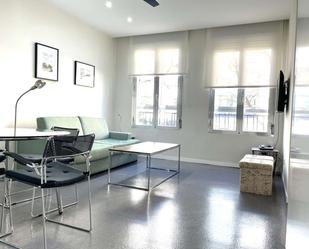 Sala d'estar de Apartament per a compartir en  Madrid Capital amb Aire condicionat i Terrassa