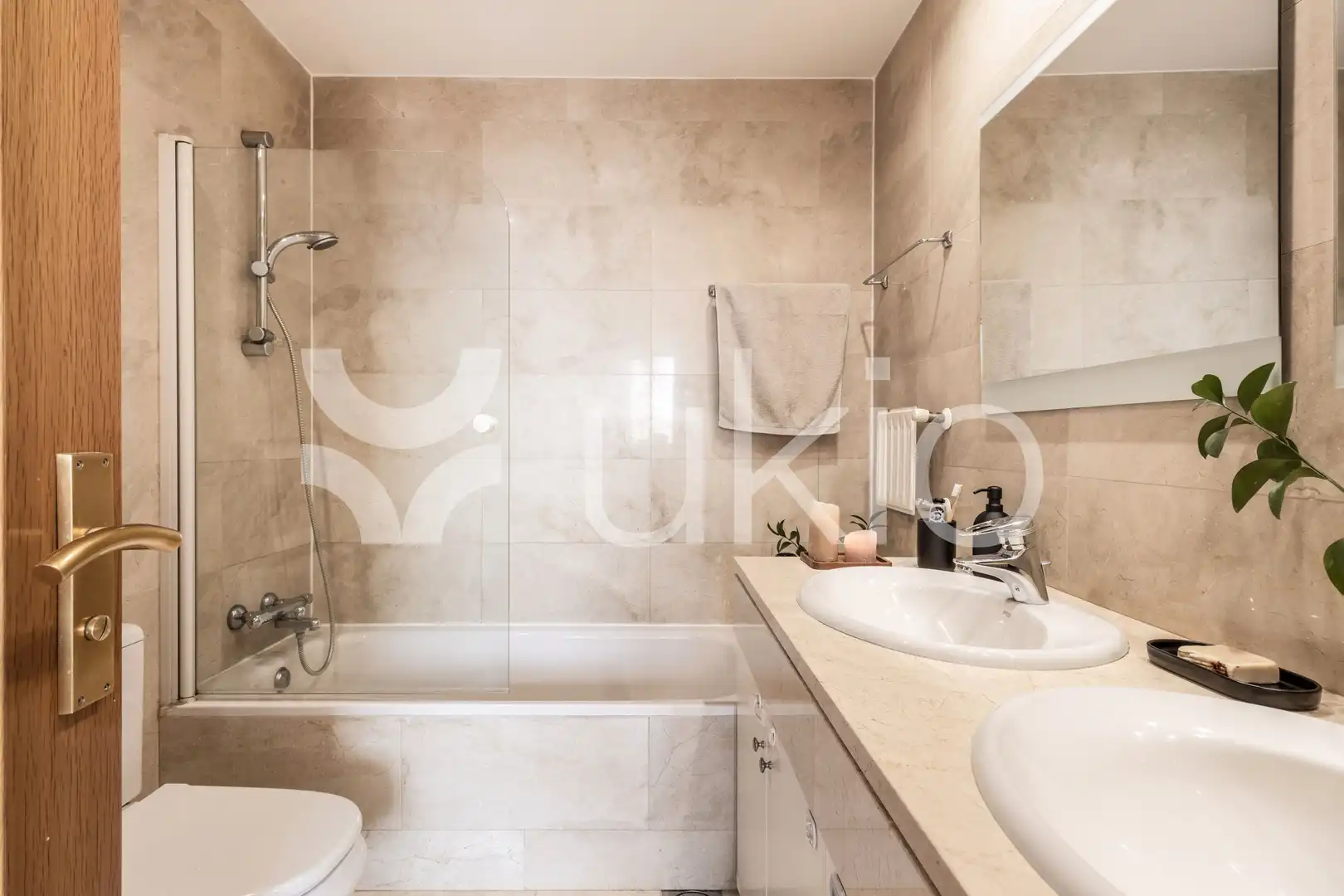 Badezimmer von Maisonette zur Miete in Madrid mit Klimaanlage, Heizung und Terrasse
