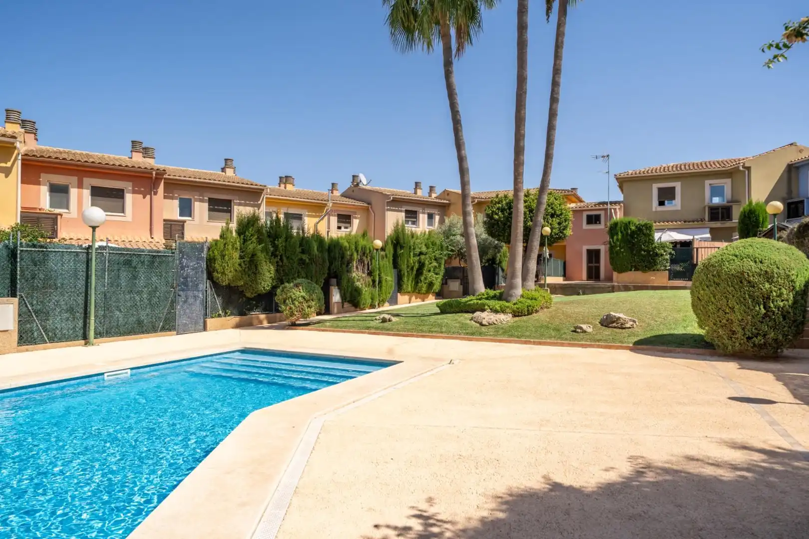 Casa a schiera con piscina in affitto a Carrer de Barcelona, imagen 2