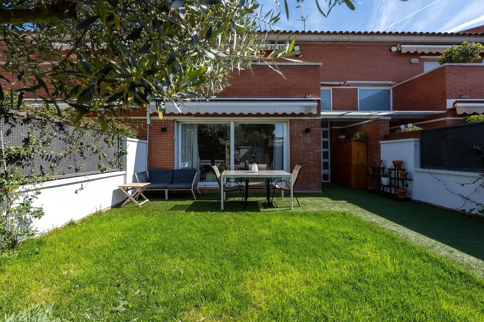 Jardí de Casa adosada en venda en Cunit amb Aire condicionat, Calefacció i Jardí privat