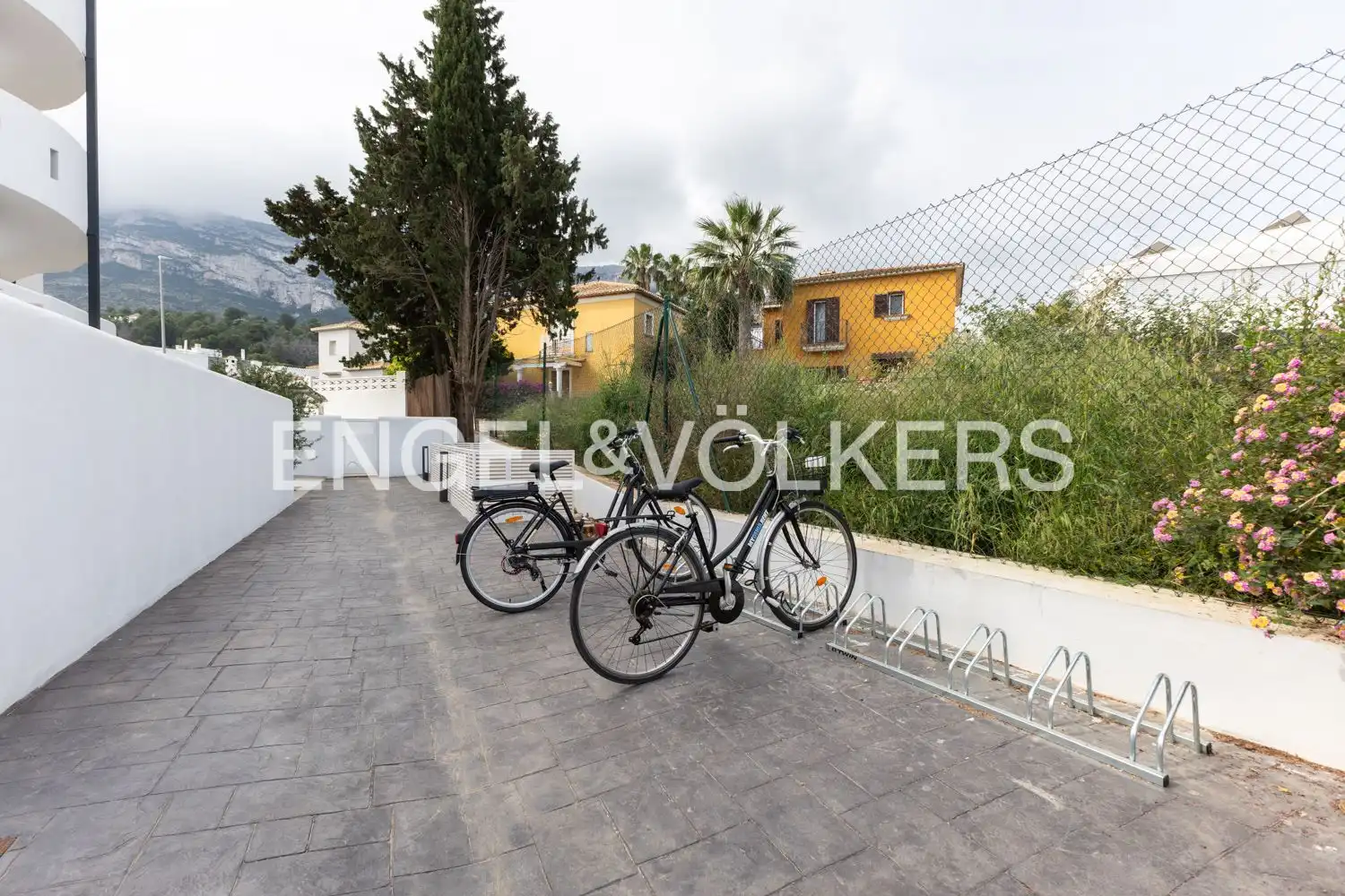 Vista exterior de Piso en venta en Dénia con Aire acondicionado, Calefacción y Jardín privado