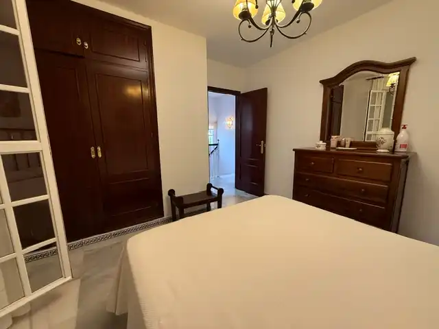 Dormitori de Casa o xalet en venda en Chiclana de la Frontera amb Aire condicionat, Terrassa i Moblat