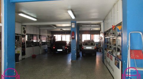 Local taller de 126 m² en funcionamiento. Gastos comunidad 15 €. Salida de humos. Estado certificación: En trámite., imatge 2