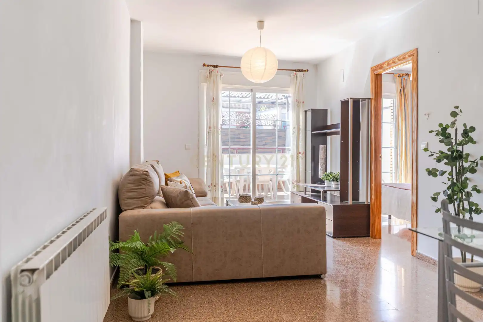 Sala d'estar de Apartament en venda en Churriana de la Vega amb Jardí privat i Piscina comunitària