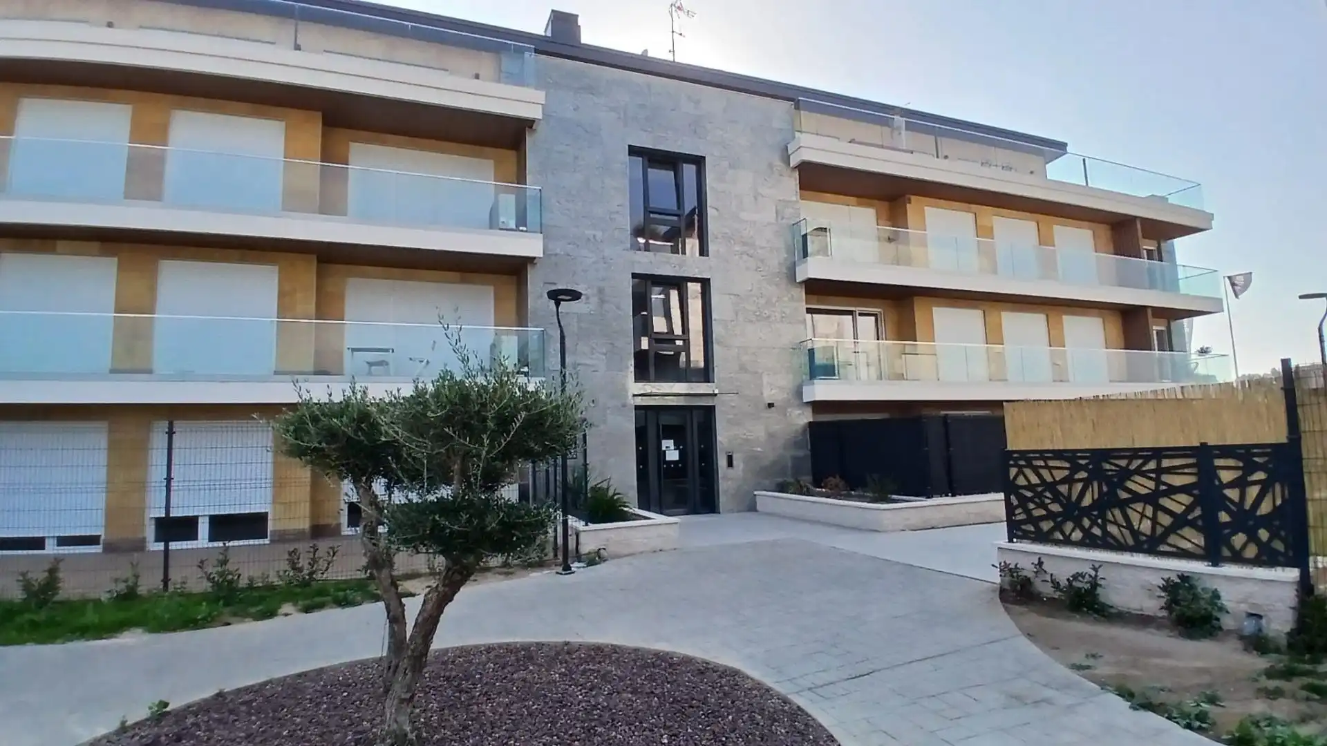 Vista exterior de Piso en venta en Santa Marta de Tormes con Calefacción, Terraza y Trastero