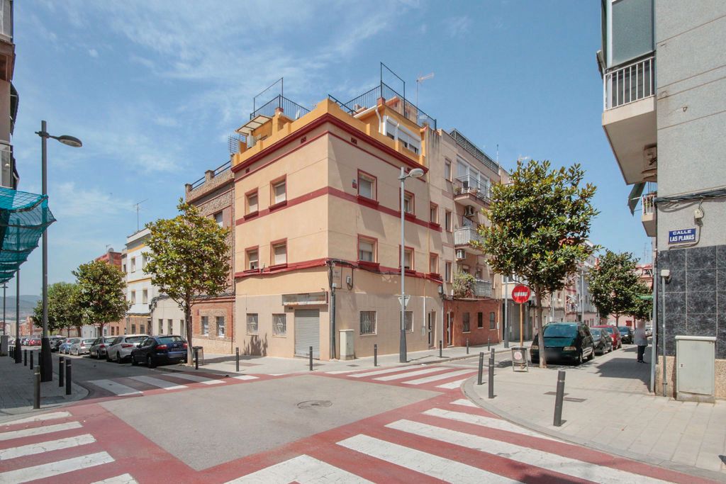 Vista exterior de Piso en venta en Sant Joan Despí