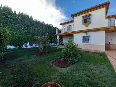 Casa amb jardí en venda a La Planilla