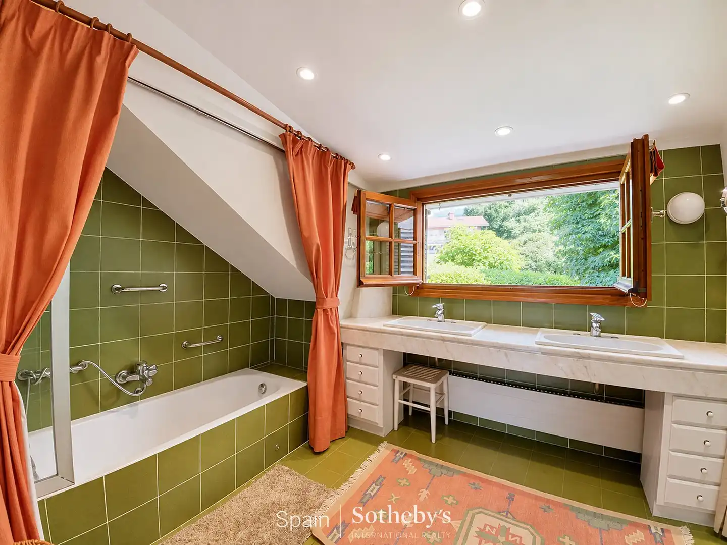 Bany de Casa o xalet en venda en Hondarribia amb Jardí privat, Terrassa i Traster