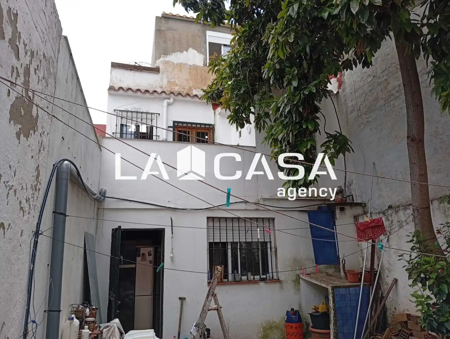 Exterior view of Houses for sale in Algeciras  with Terrace and Storage room