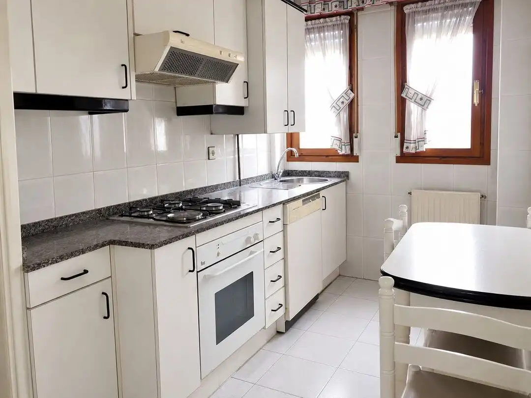 Cuina de Apartament en venda en Siero amb Calefacció i Terrassa