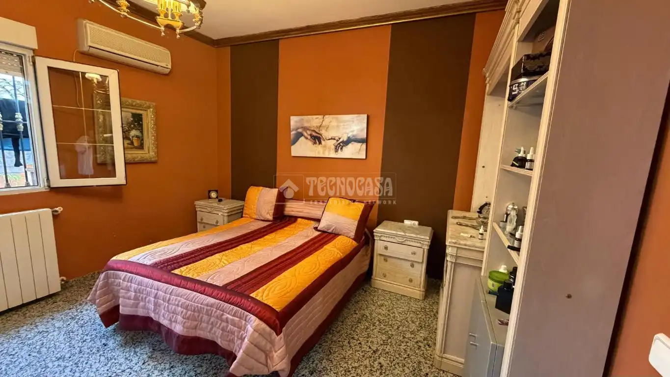 Dormitori de Pis en venda en Jaén amb Aire condicionat i Calefacció