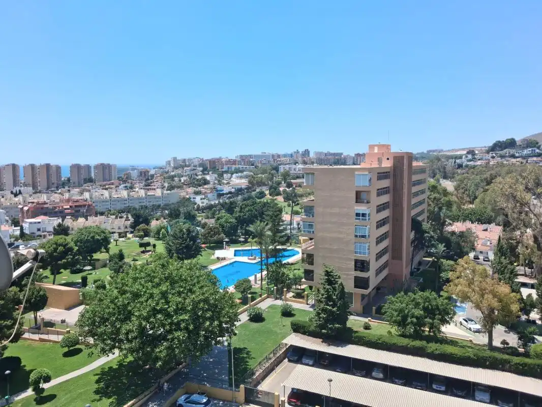 Außenansicht von Wohnung zum Verkauf in Torremolinos mit Klimaanlage, Heizung und Schwimmbad