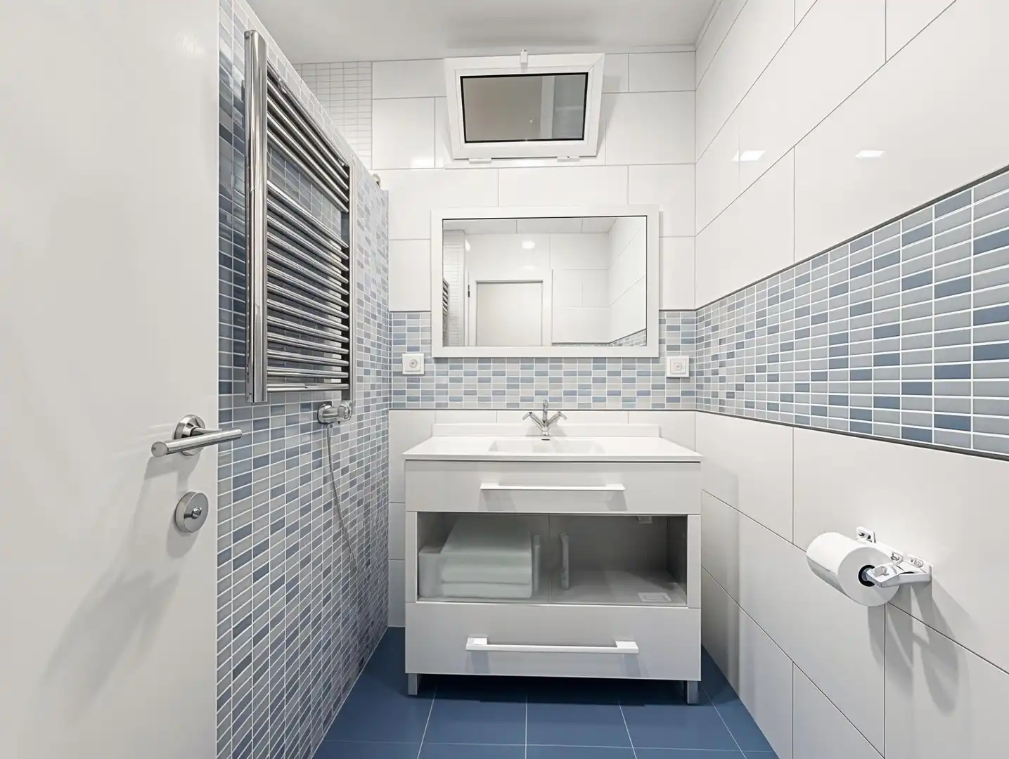Bathroom of Houses for sale in Valencia  with Air Conditioner, Heating and Parquet flooring