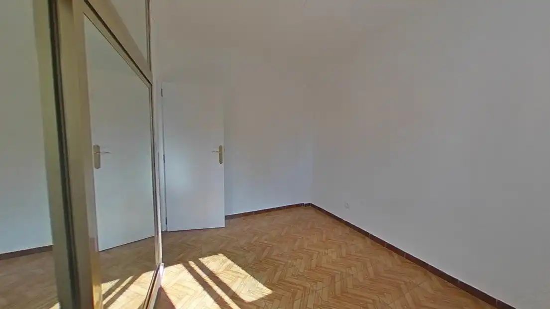 Habitación de Piso en venta en Madrid con Calefacción, Terraza y Horno