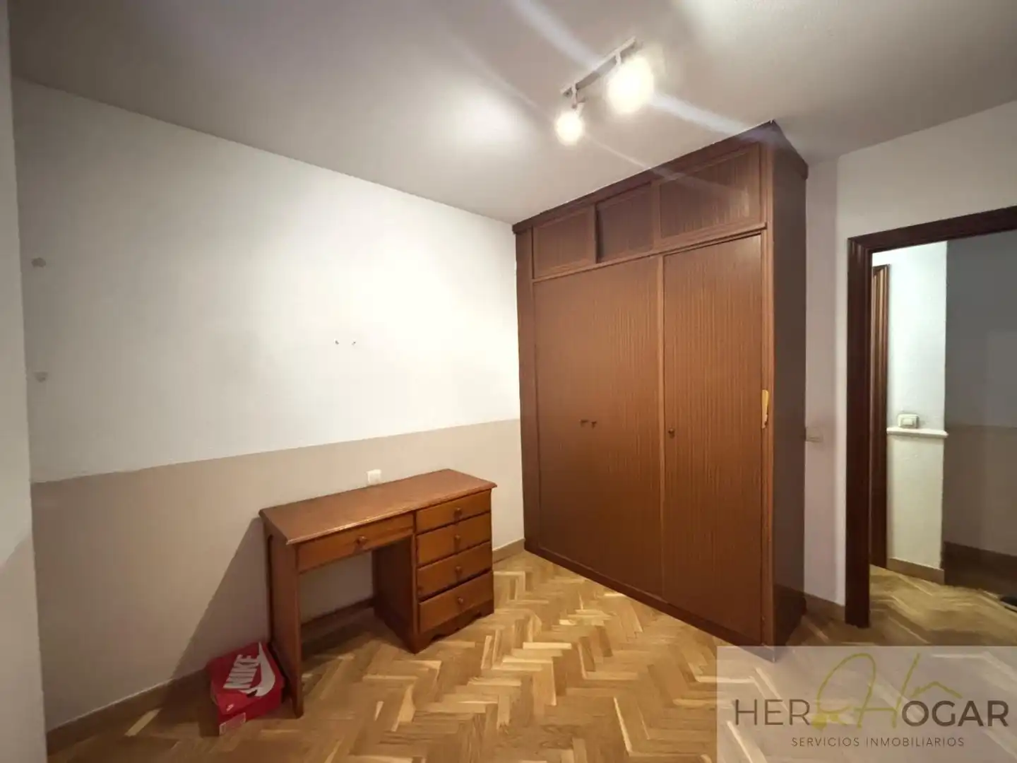 Dormitori de Pis en venda en Toledo amb Calefacció, Parquet i Terrassa