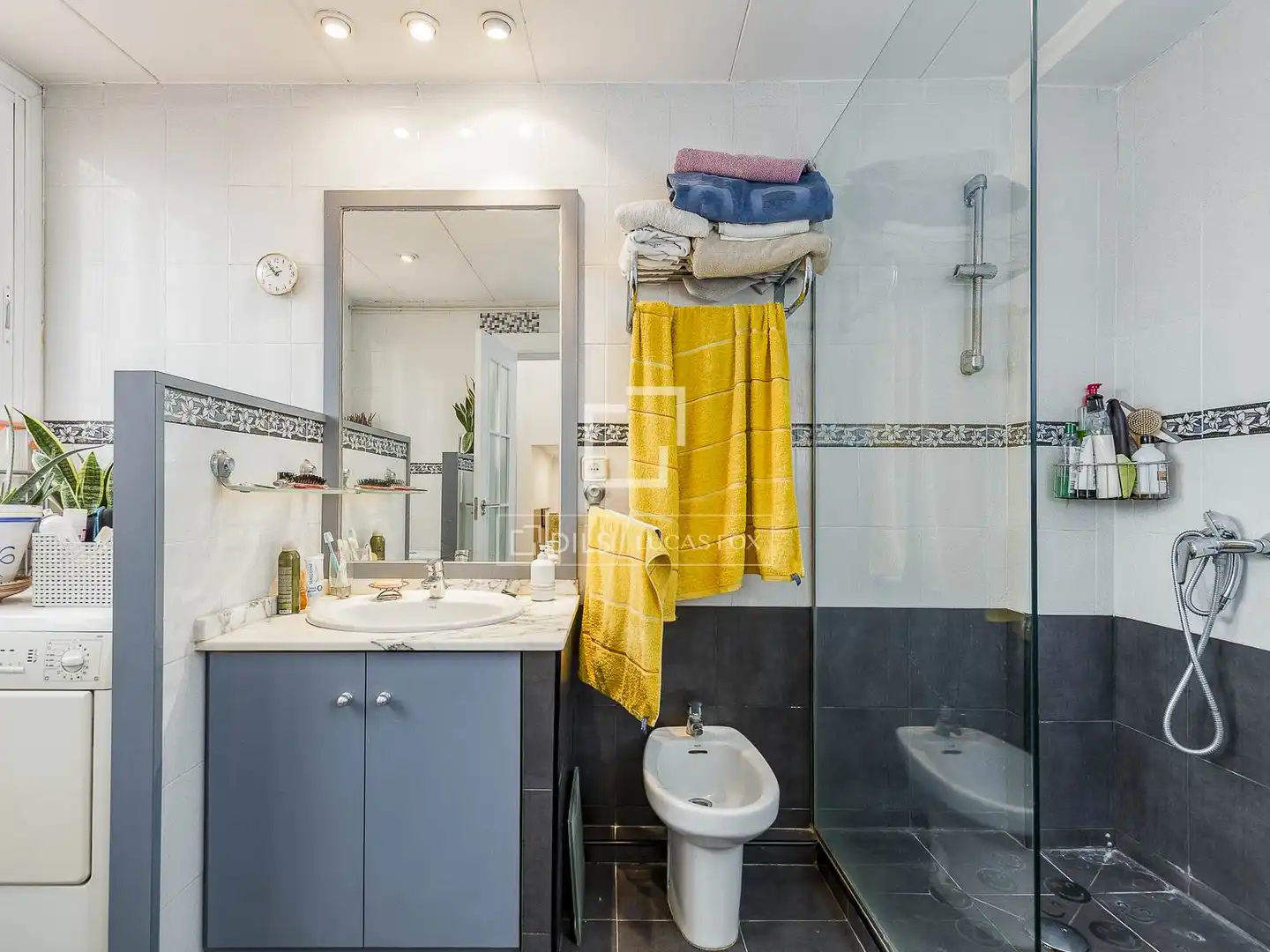Baño de Piso en venta en Barcelona con Calefacción, Terraza y Balcón
