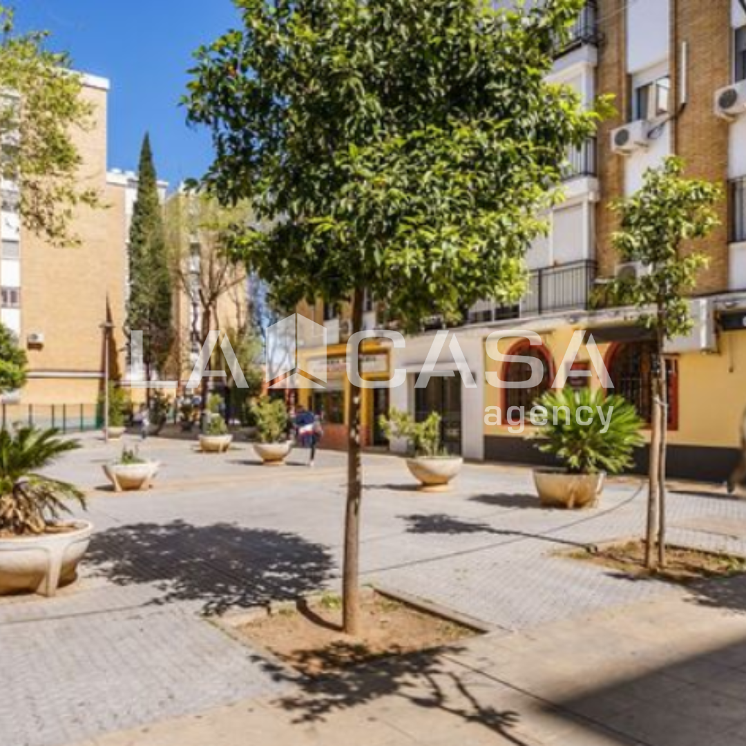 Vista exterior de Piso en venta en  Sevilla Capital