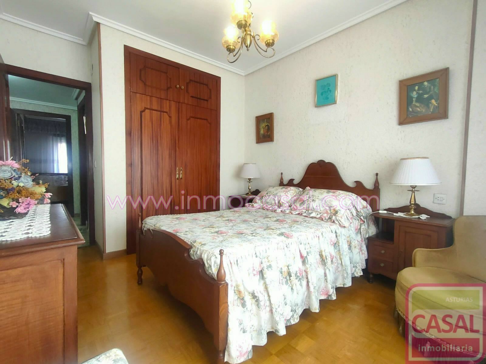 Dormitori de Pis en venda en Avilés amb Calefacció, Terrassa i Moblat