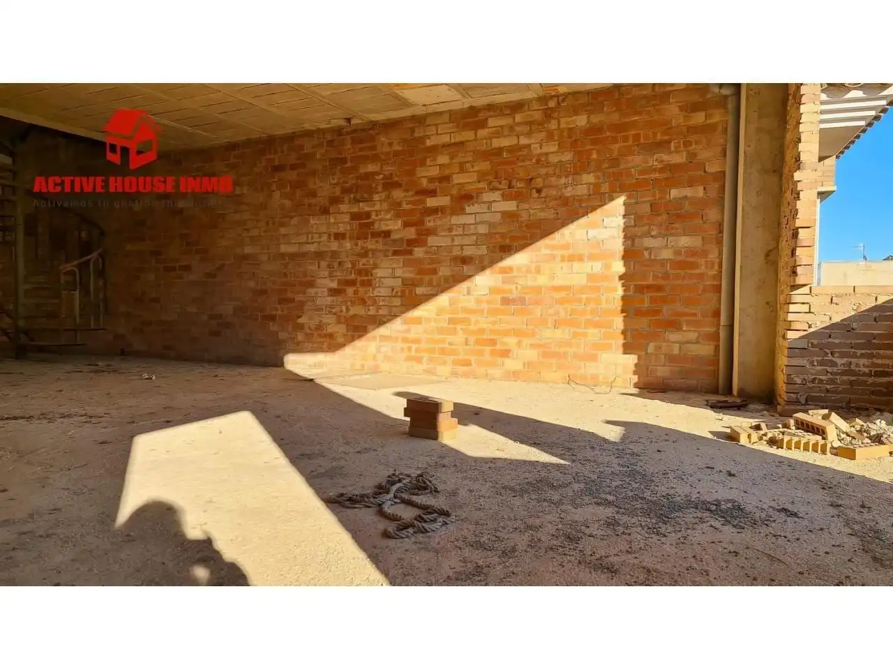 Casa adosada en venda en Santa Bàrbara amb Terrassa i Balcó