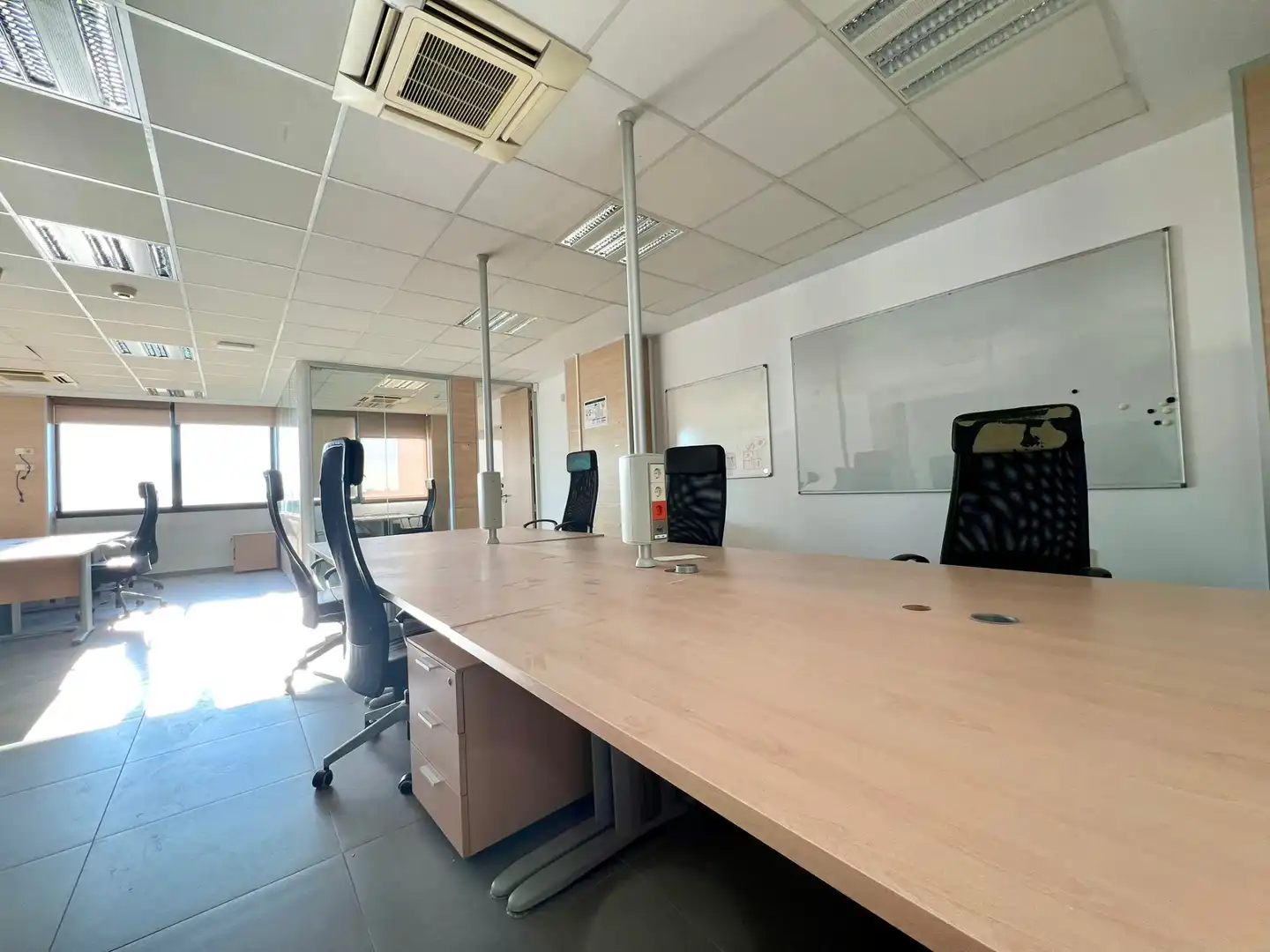 Büro zur Miete in Carrer del Fluvià, 1, Son Cladera