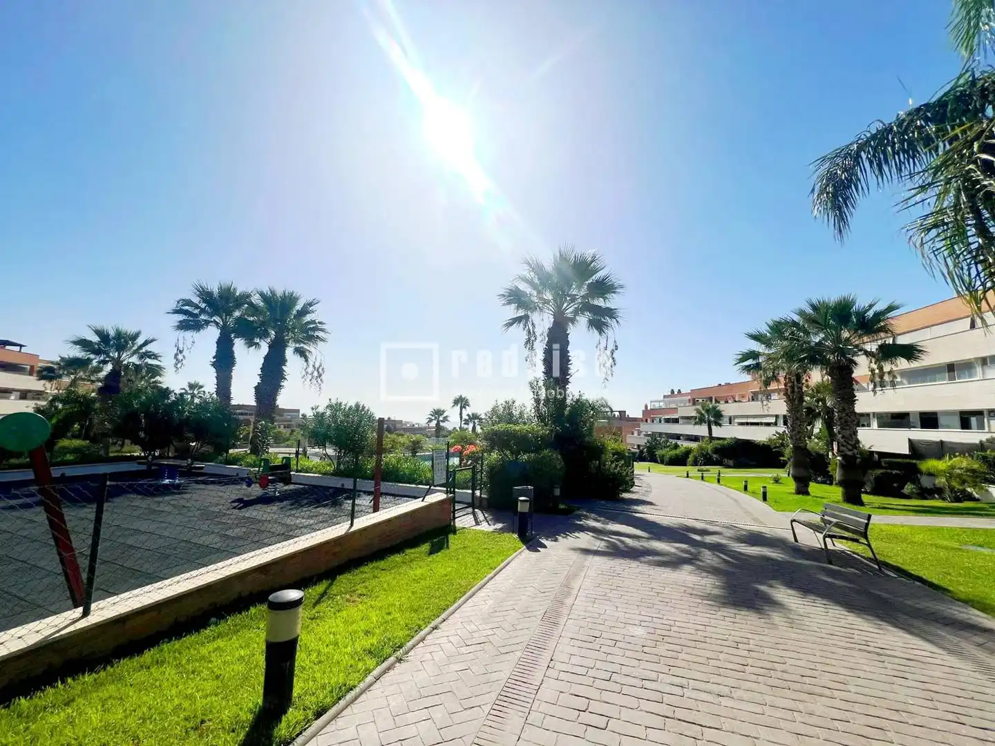 Vista exterior de Piso de alquiler en Torremolinos con Calefacción, Jardín privado y Terraza
