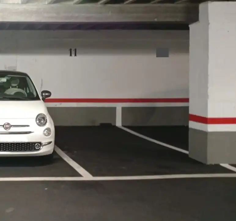 Parkplatz von Garage zum Verkauf in Oviedo 