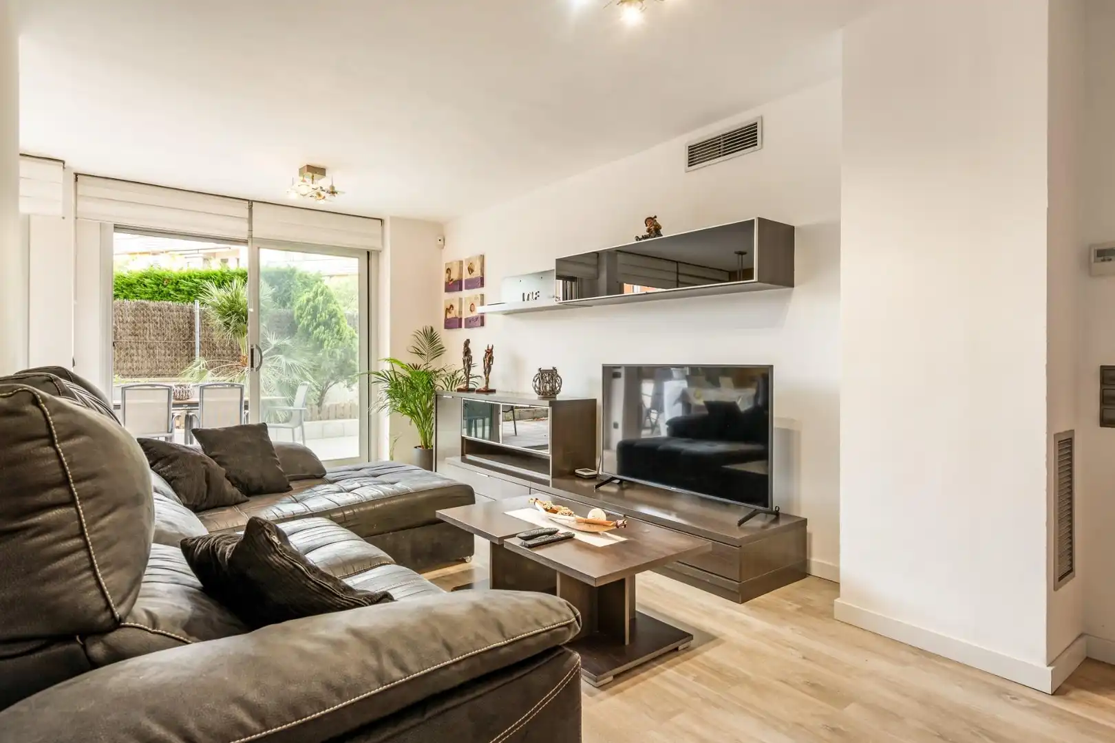 Wohnzimmer von Wohnung zum Verkauf in Montcada i Reixac mit Klimaanlage, Heizung und Parkett