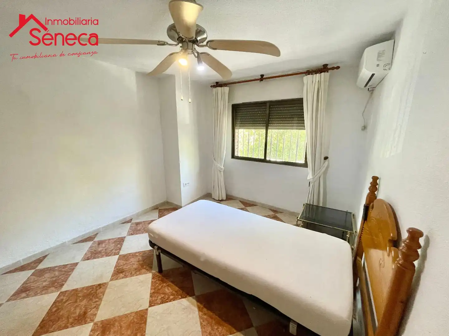 Schlafzimmer von Wohnung zum Verkauf in Córdoba mit Klimaanlage, Heizung und Terrasse