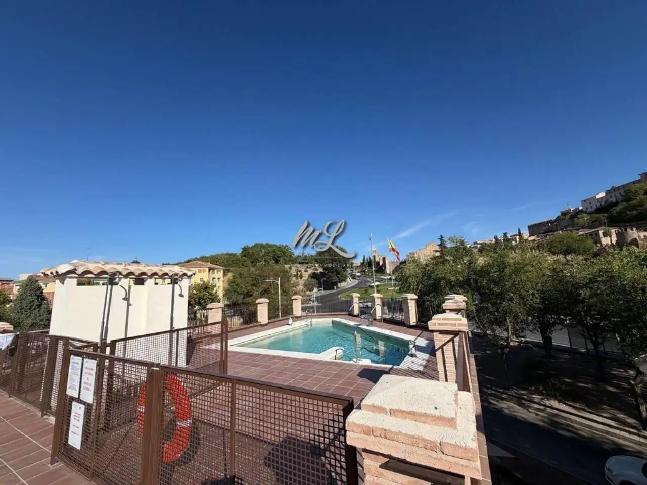 Piscina de Dúplex en venda en Toledo amb Calefacció, Traster i Piscina comunitària