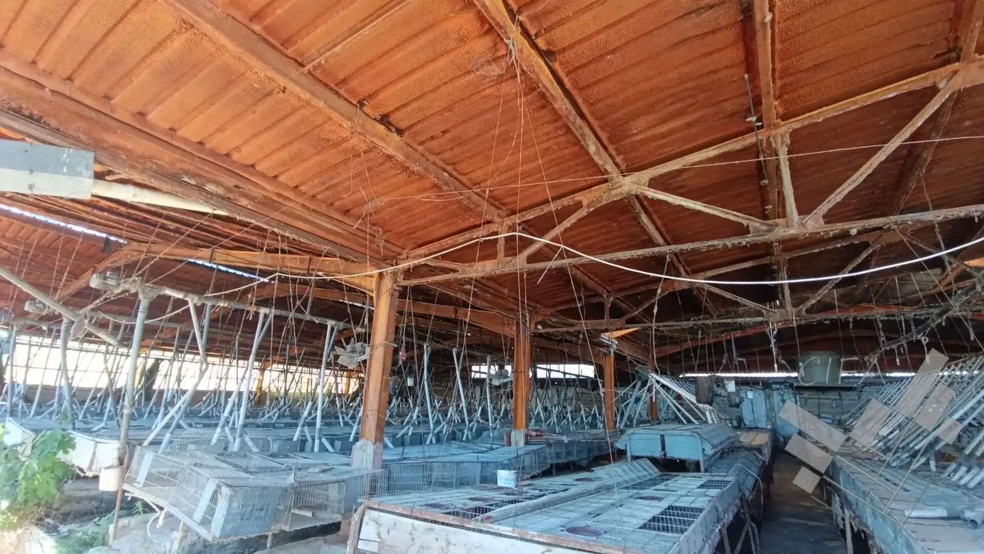 Vista exterior de Nave industrial en venta en Rossell