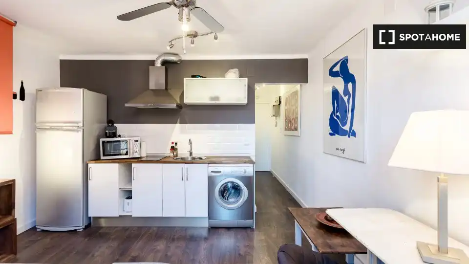 Kitchen of Flat for rent in L'Hospitalet de Llobregat  with Air Conditioner, Heating and Furnished