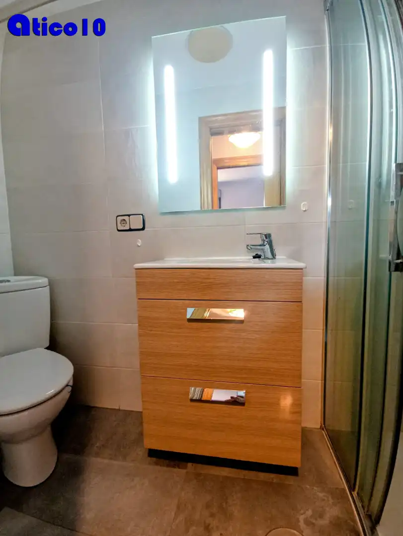 Bathroom of Attic for sale in Oviedo   with Heating, Parquet flooring and Terrace